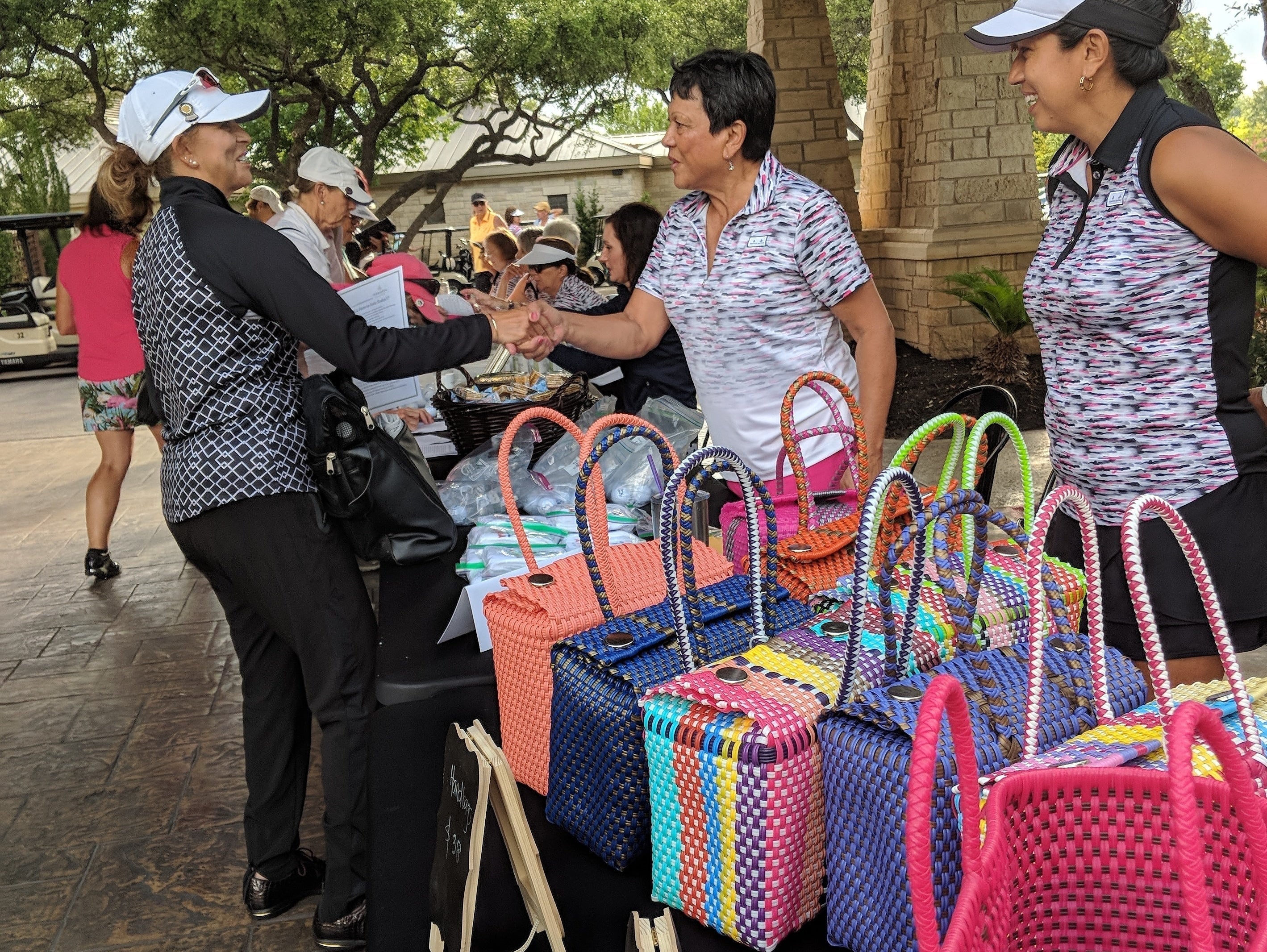 7 Reasons Golf Ladies Love MexiMexi Bags on the Course