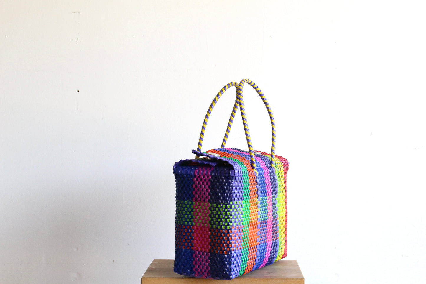 Colorful handwoven Handbag by MexiMexi