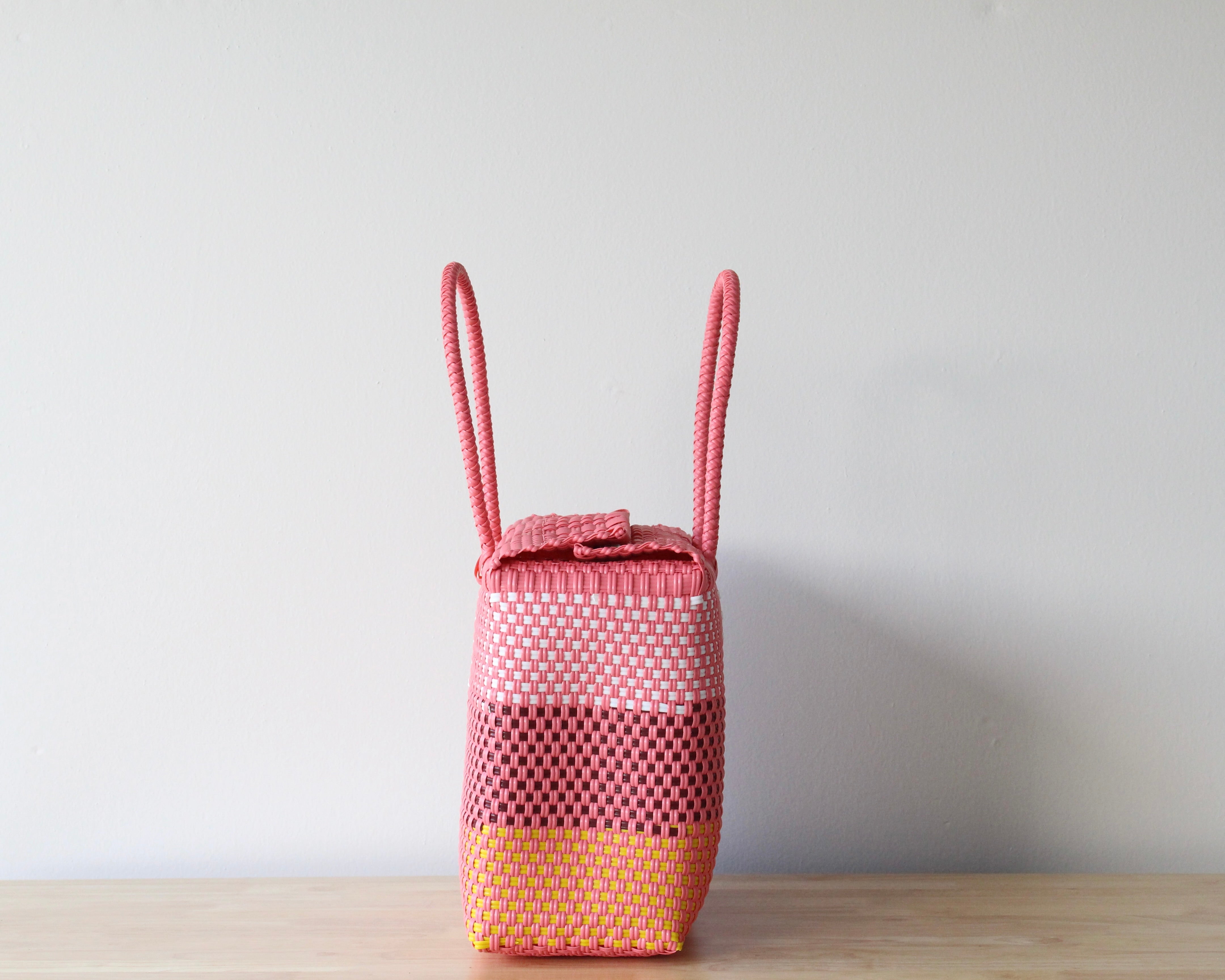 Mexican handwoven handbag ideal for everyday use