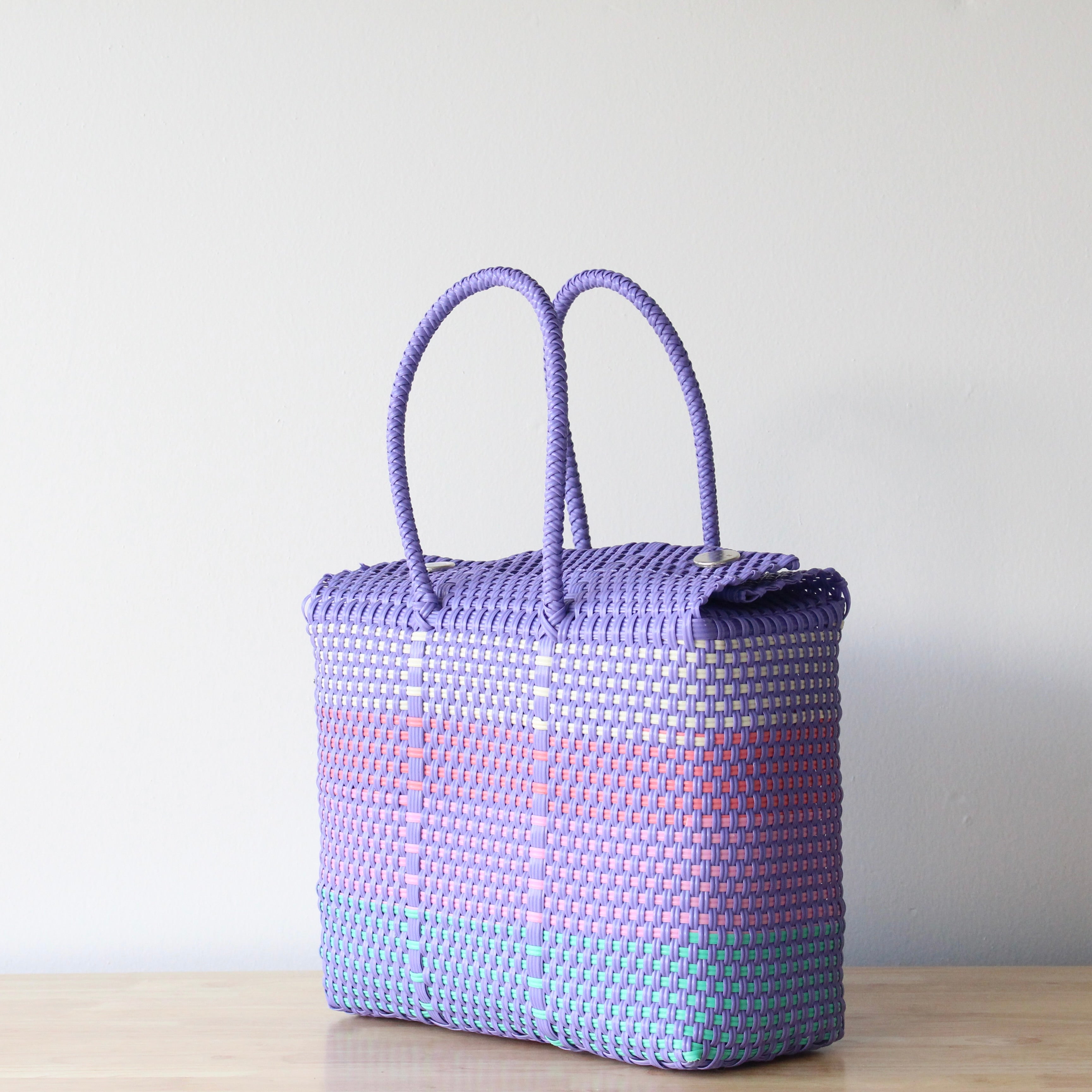 Everyday handwoven tote bag in pastel colors