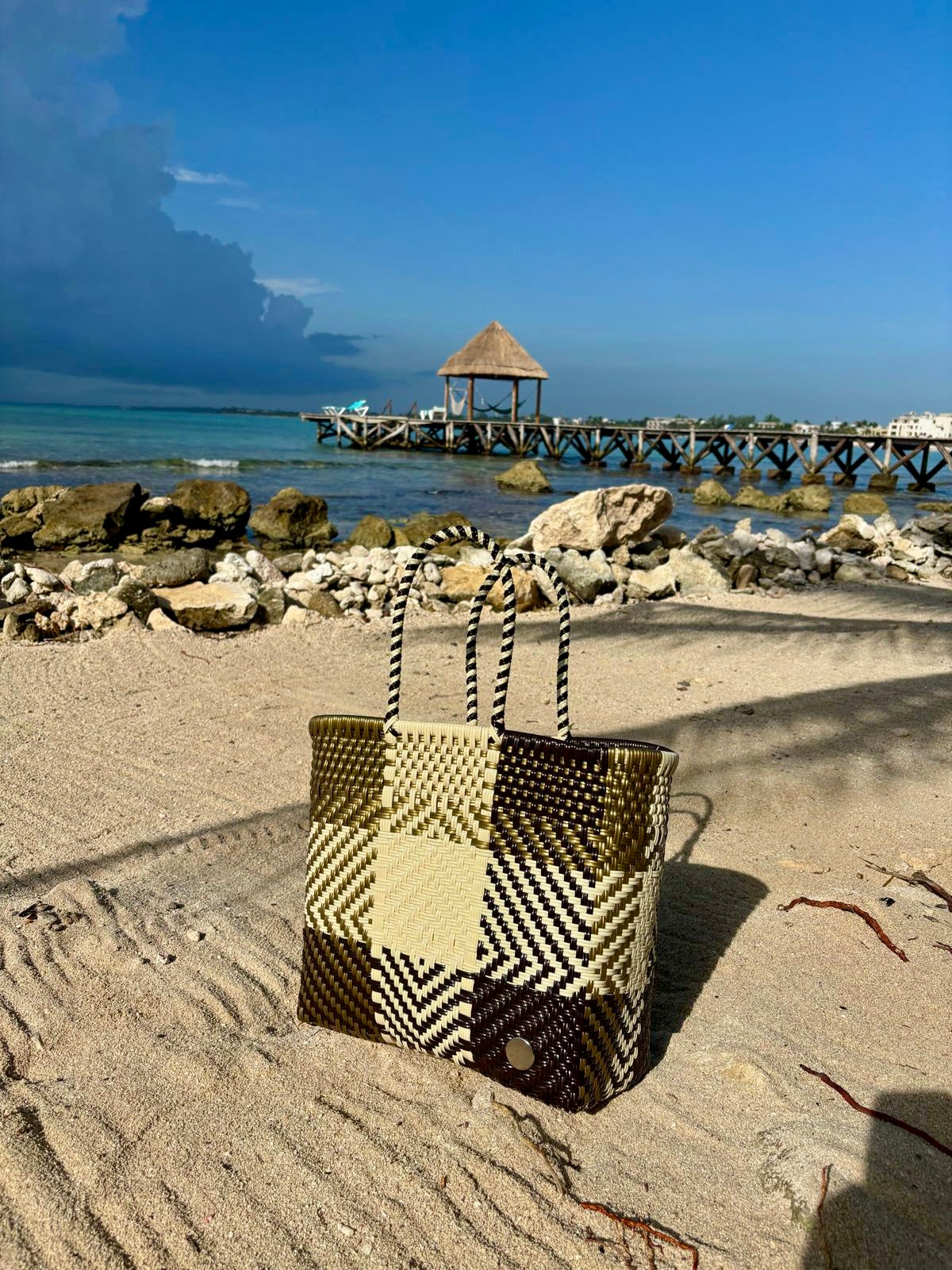 10 Reasons MexiMexi Bags Are the Perfect Beach Bag