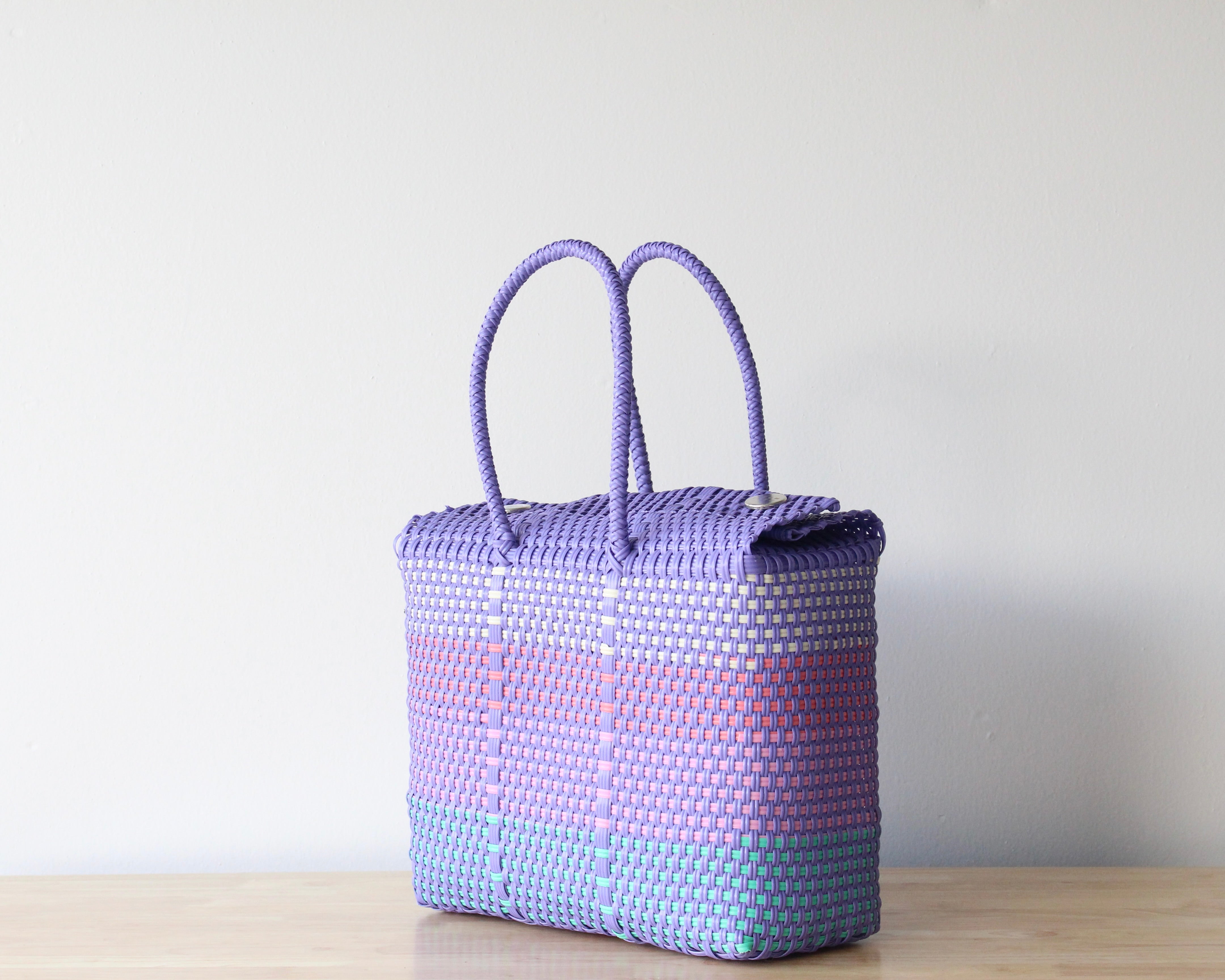 Everyday handwoven tote bag in pastel colors
