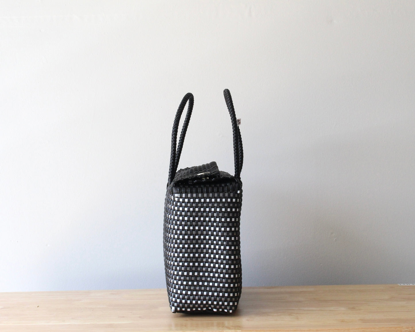 Black and White Handbag by MexiMexi