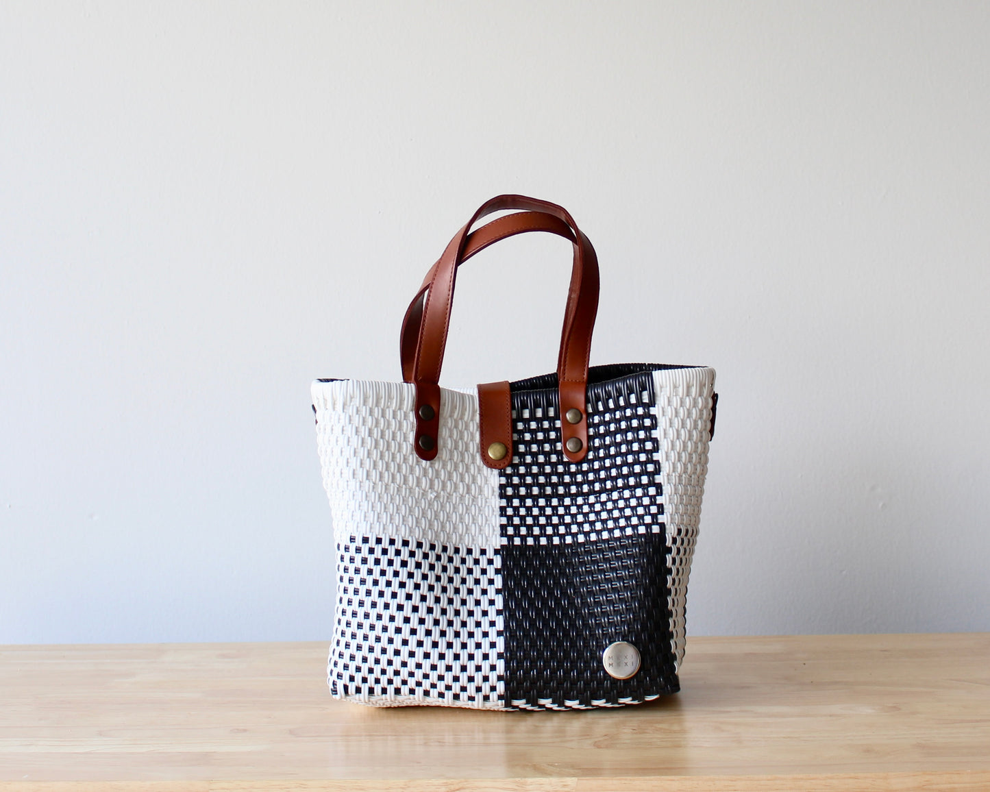 Vida Woven Purse – Black & White Plaid