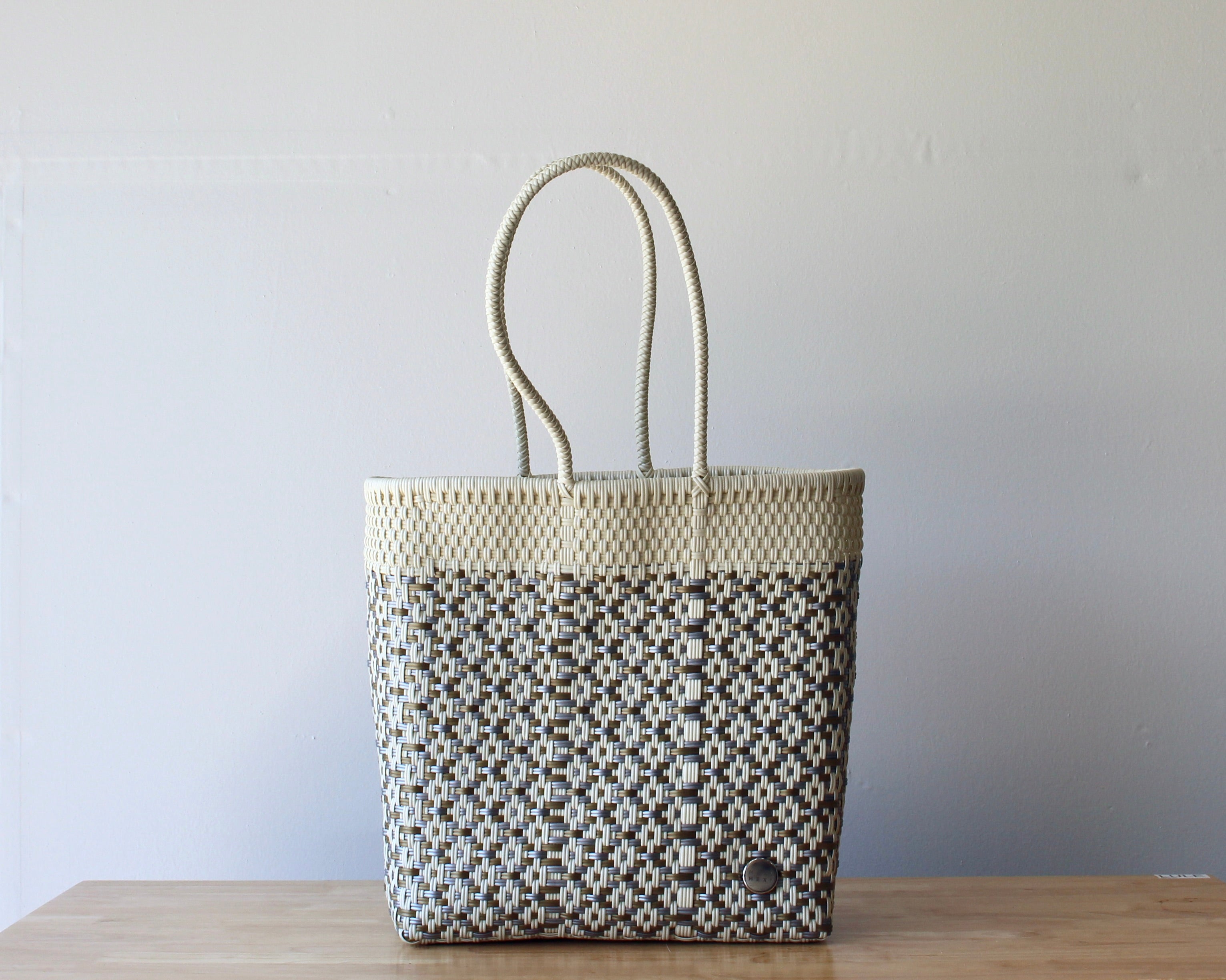 Handwoven Mexican tote bag in ivory white — minimalist artisan woven bag by MexiMexi