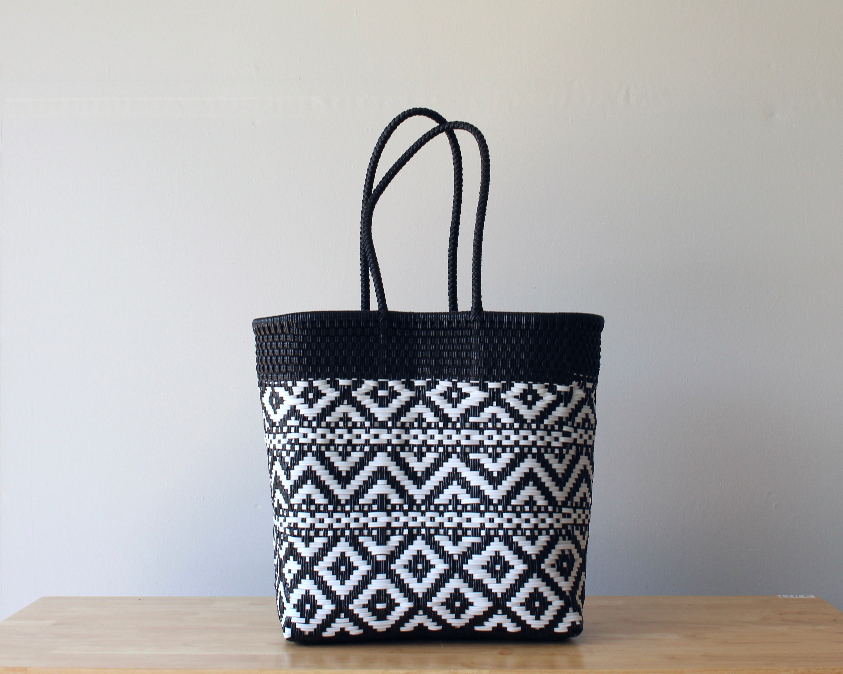Two-tone  handwoven Mexican tote bag — artisan woven by MexiMexi