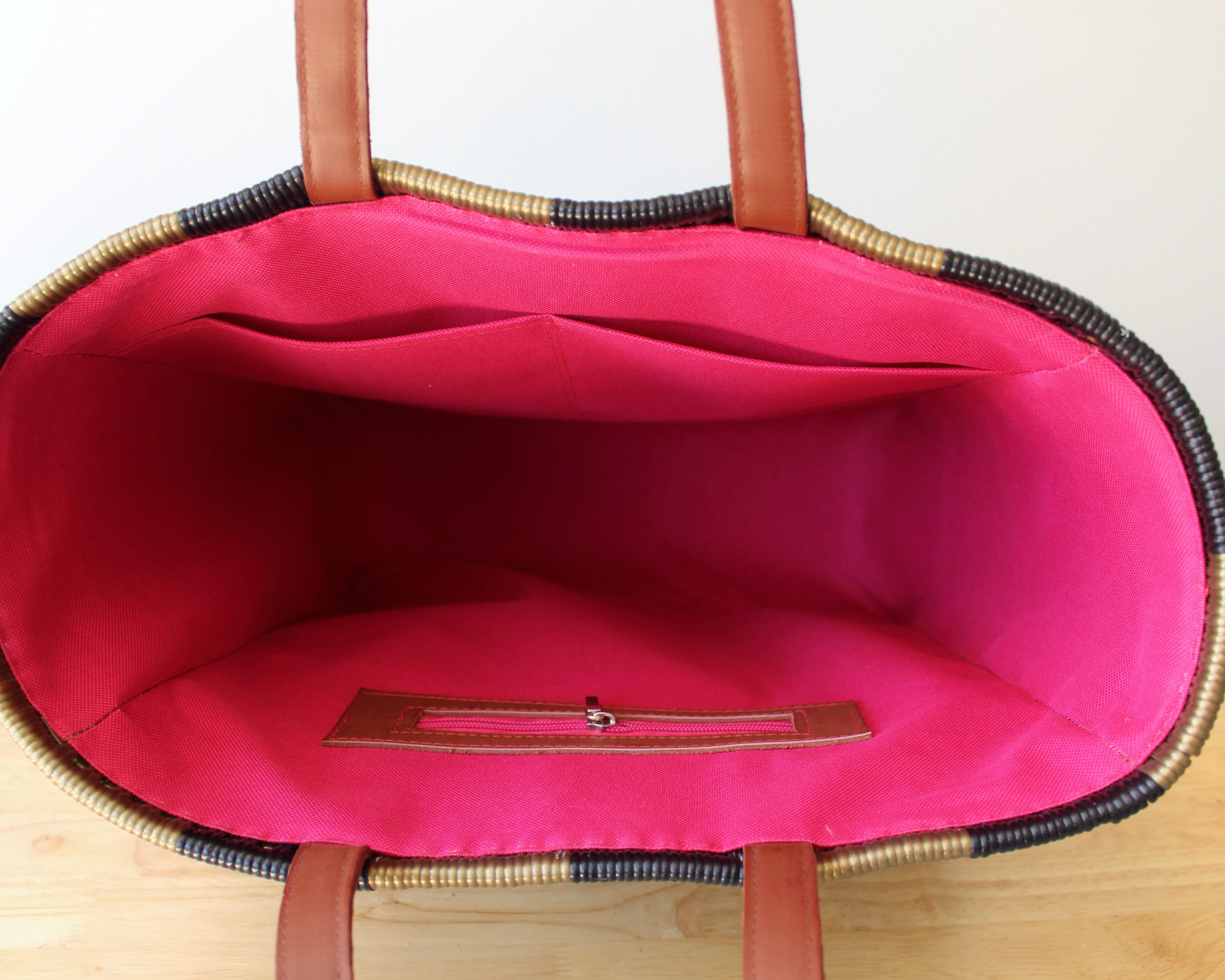 Mexican pink interior lining with zip pocket — Alma Rosa, Domino — MexiMexi