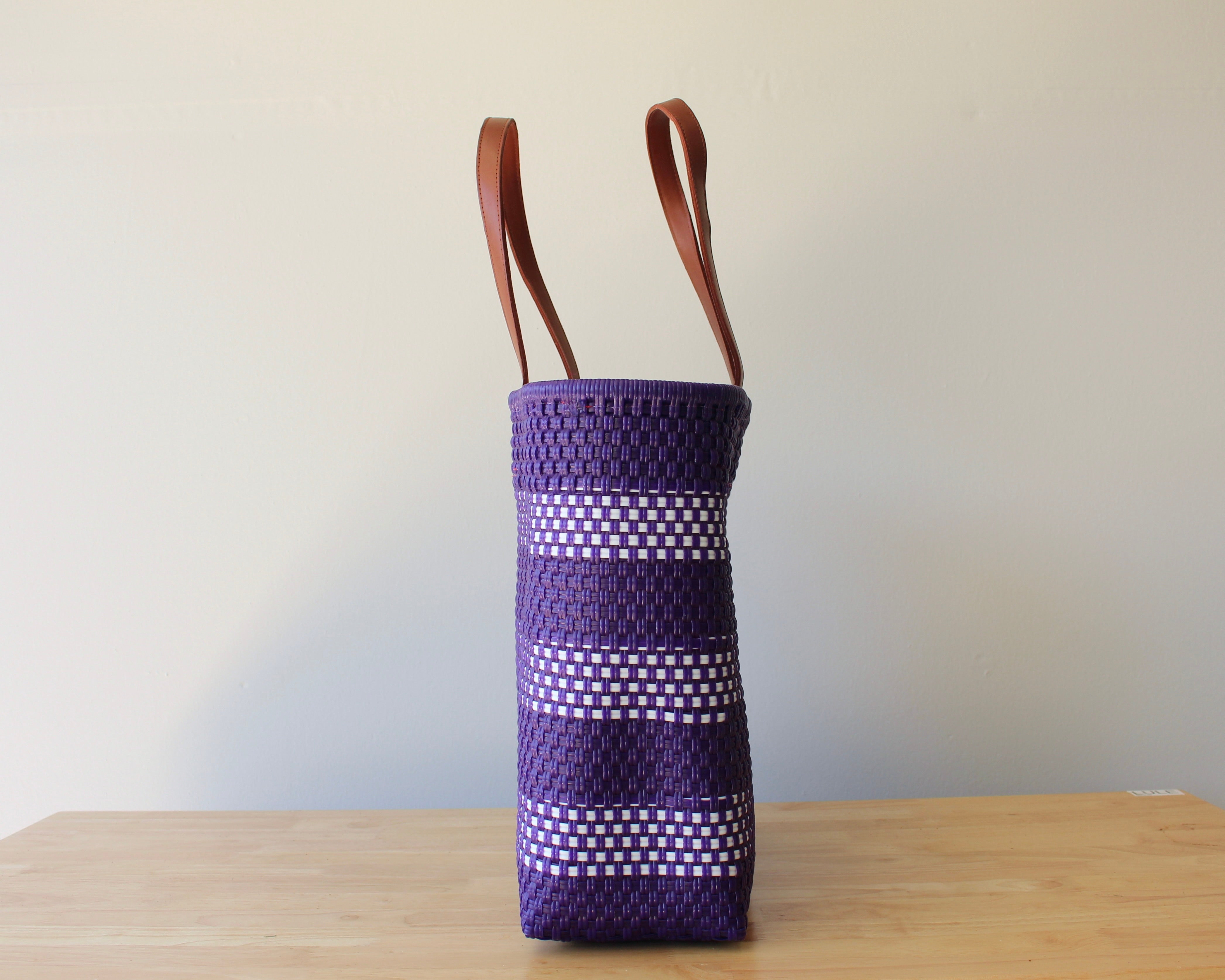 Lavender and white handwoven Mexican tote bag — side view showing woven texture — Alma Rosa, Lavender — MexiMexi