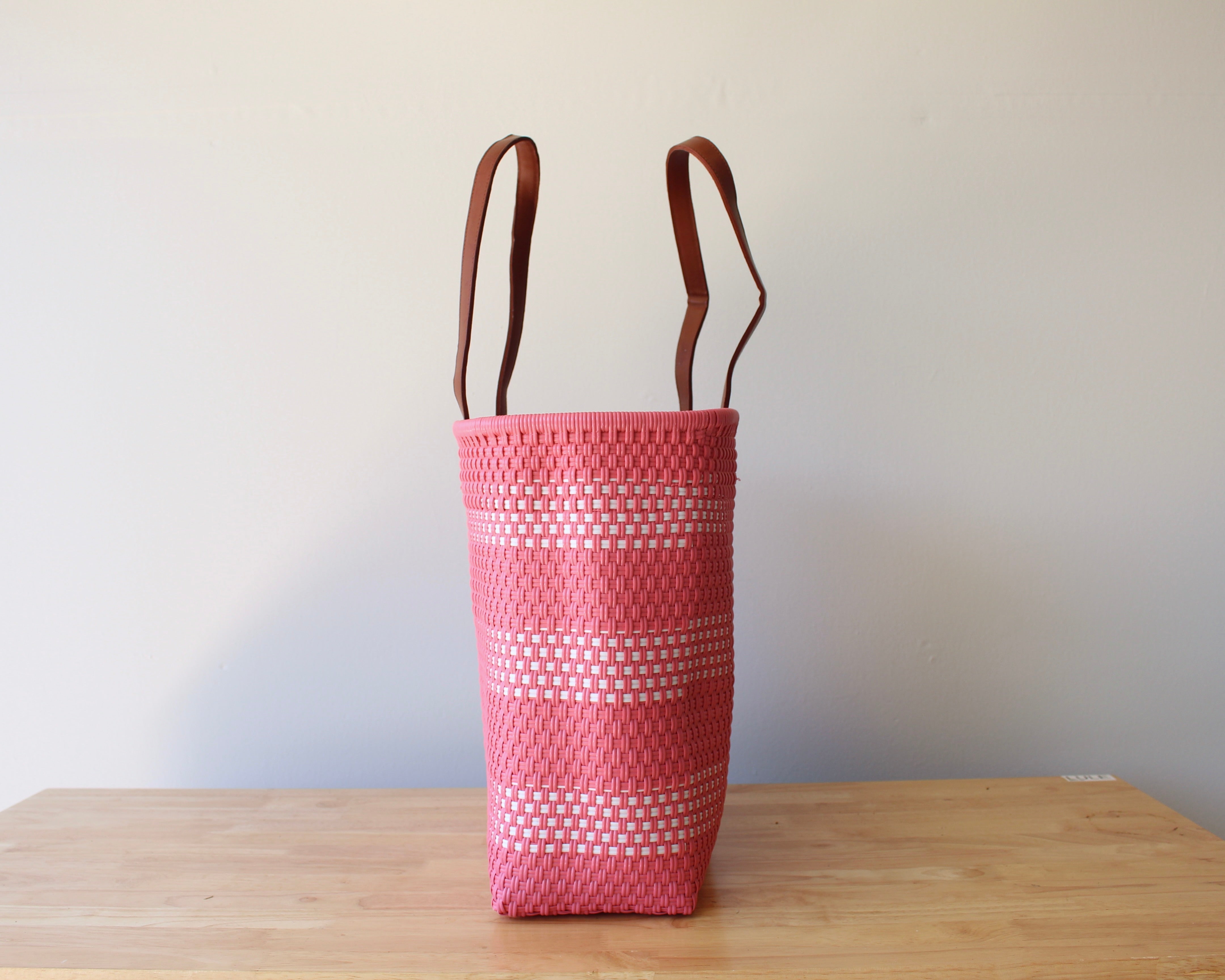 Peach Pink and white handwoven Mexican tote bag — side view showing woven texture — Alma Rosa, Blossom — MexiMexi