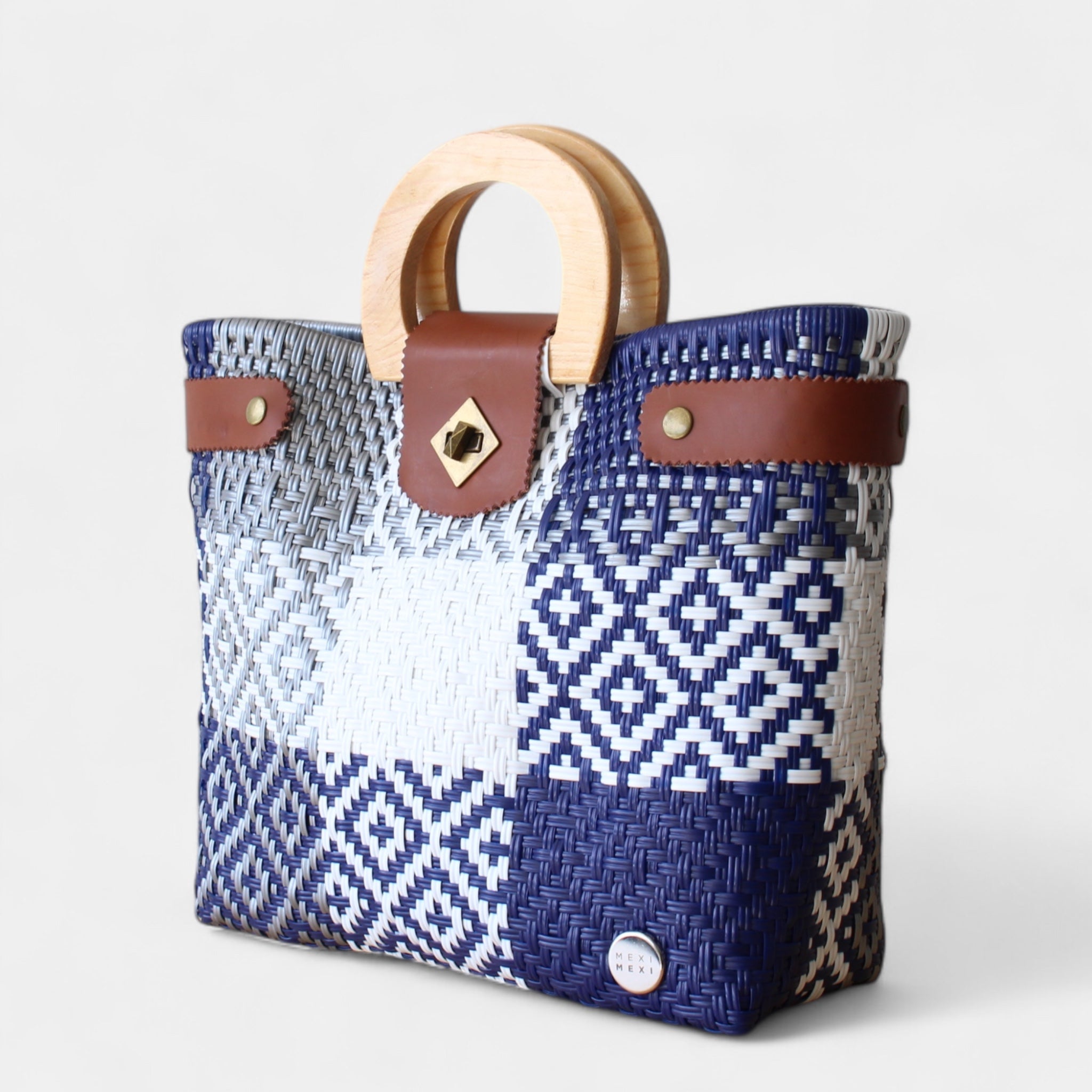 Eco-friendly recycled plastic woven market bag in blue and white