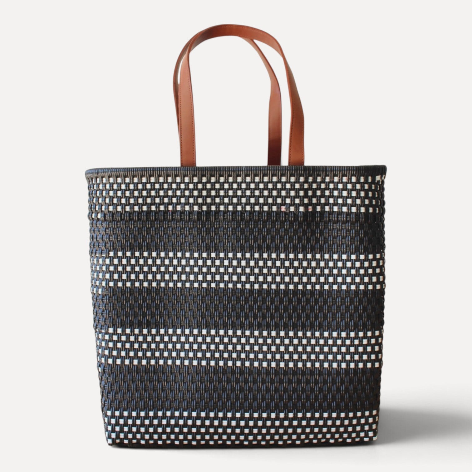Black and white handwoven Mexican tote bag — front view — Alma Rosa, Onyx — MexiMexi