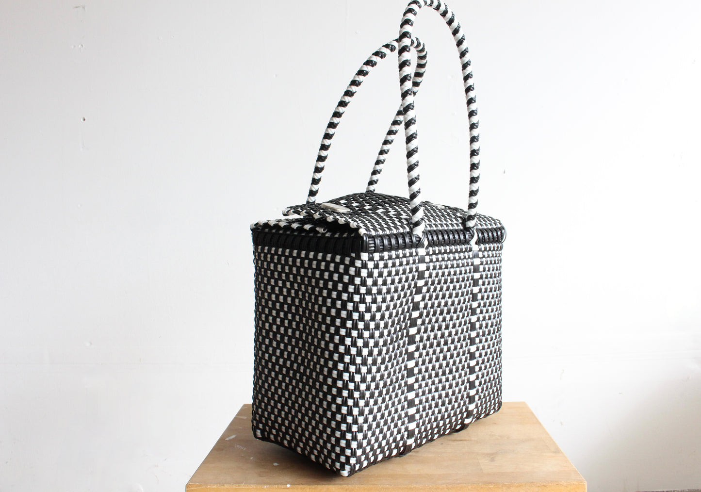 Black & White Mexican Handbag by MexiMexi